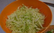 Салат с черемшой и свежими овощами Как приготовить рецепт салат с черемшой